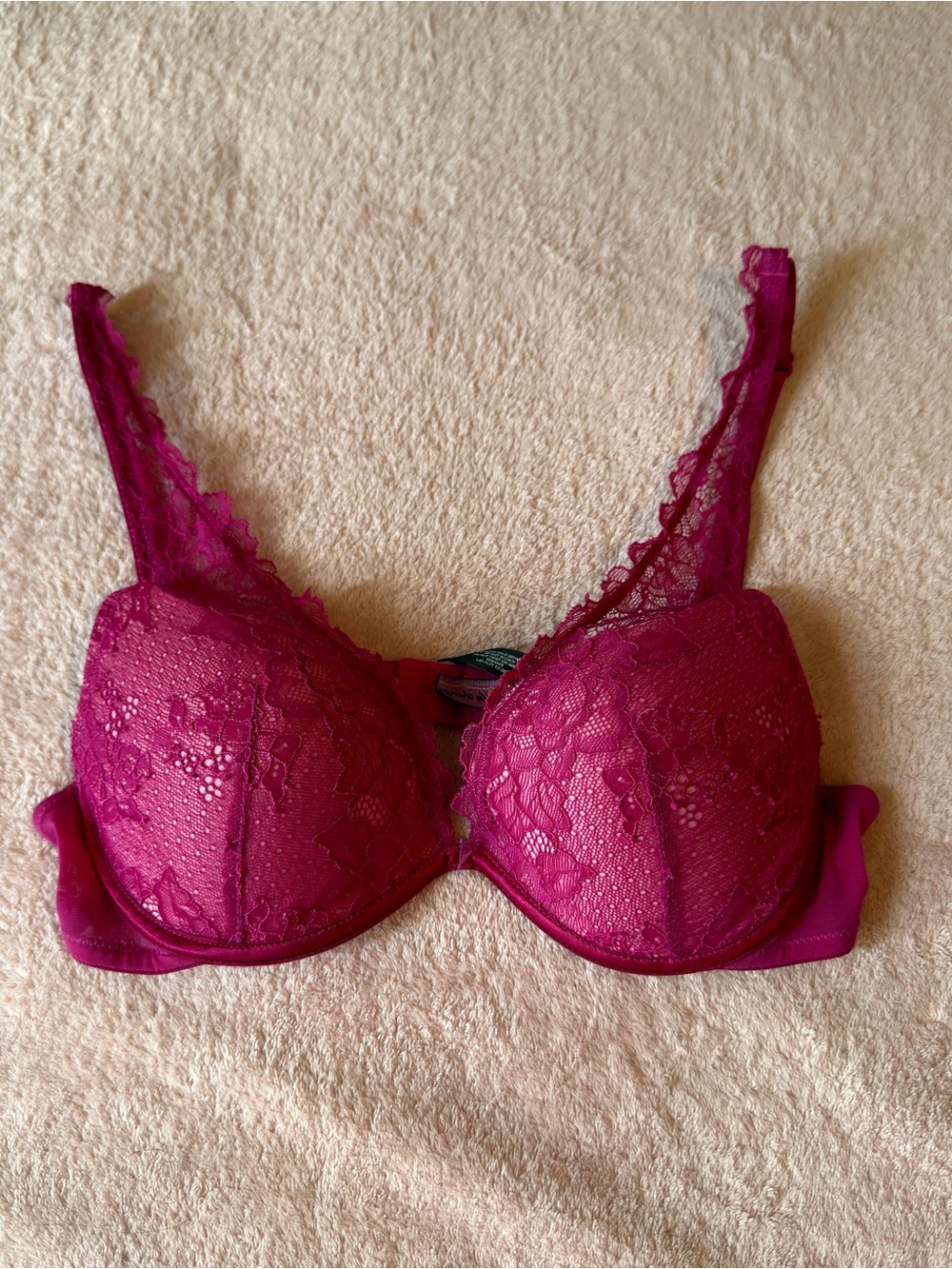Vintage 2007 Victoria's Secret Lace Push-Up Bra in Magenta pretty little things